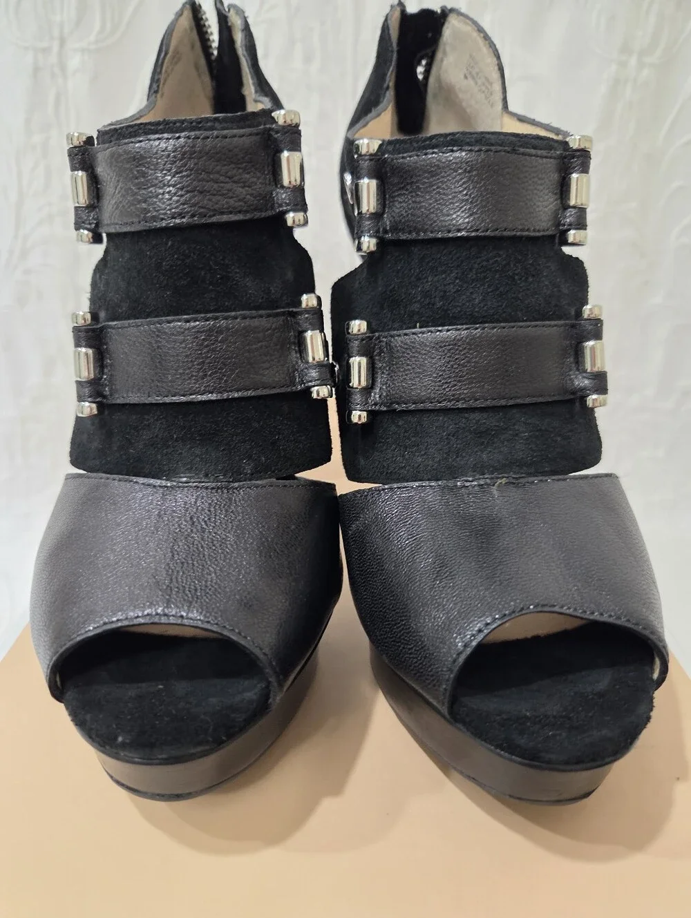 MICHAEL Michael Kors 8m heel engraved
